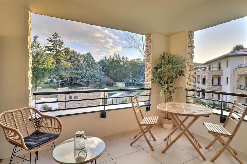 Appartement Moderne - Terrasse - Piscine - Parking Ventabren Экстерьер фото
